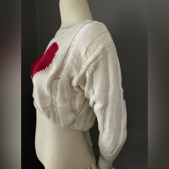 VINTAGE ● Knit Cropped Sweater with Heart Detail ● MATERIAL GIRL ● Y2K - Picture 2 of 3